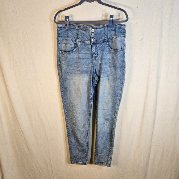 No Boundaries Women's Jeans -- ITEM #2269 - Picture 1 of 2